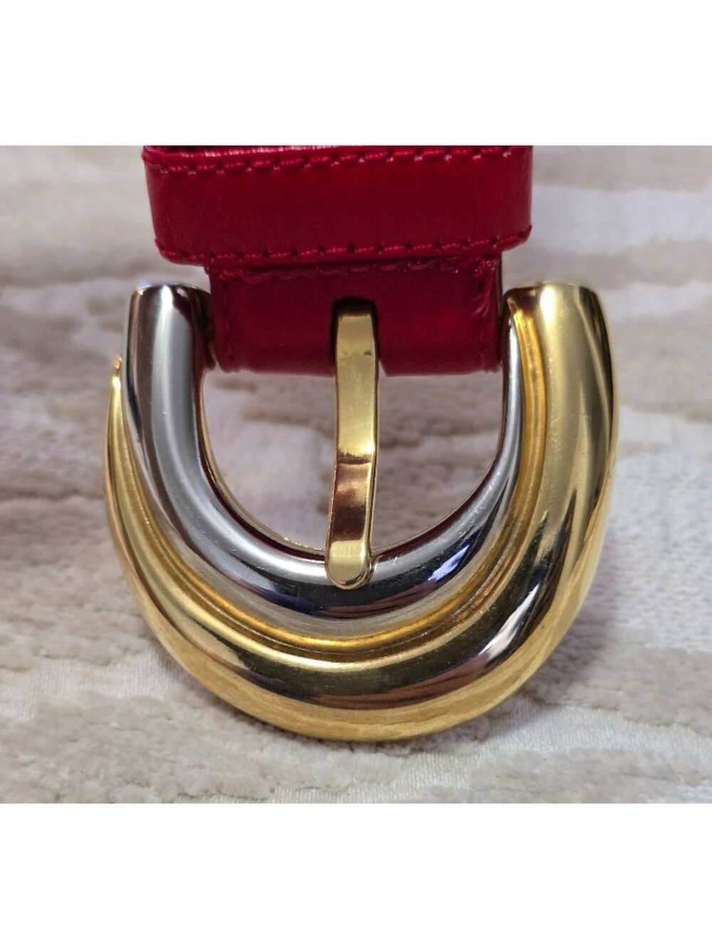 Liz Claiborne Womens L Red Leather Belt Gold and Silver Tone Buckle 1991 - Picture 2 of 11